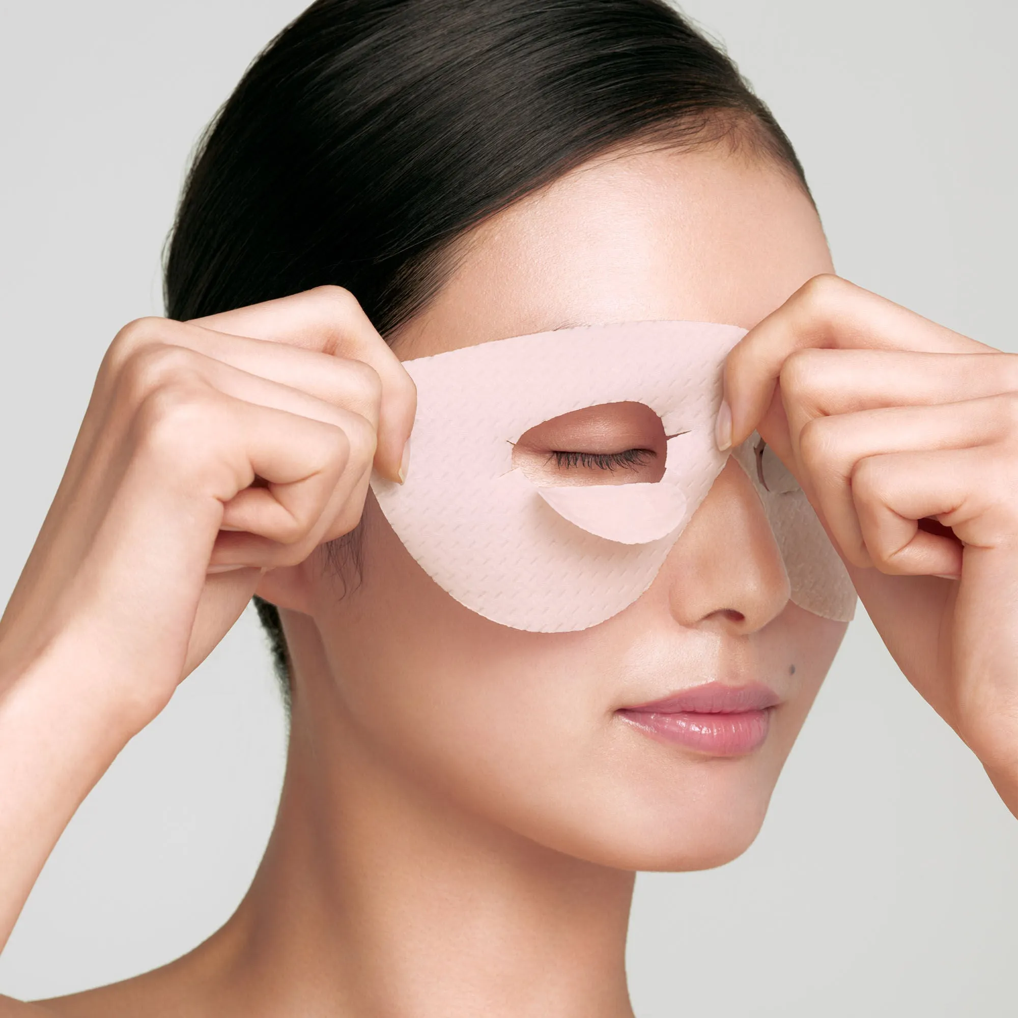 Cl??| de Peau Beaut??| Synactif Eye Mask