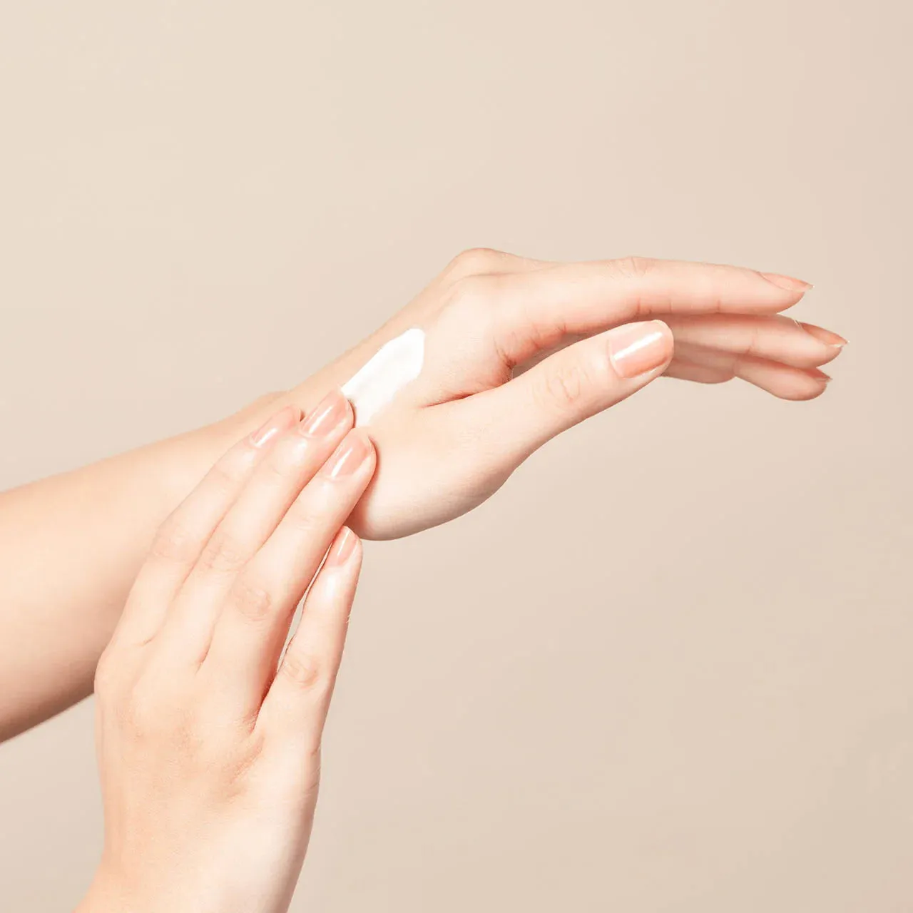 El??|gance Aqua Clear Smooth Shield UV SPF50 