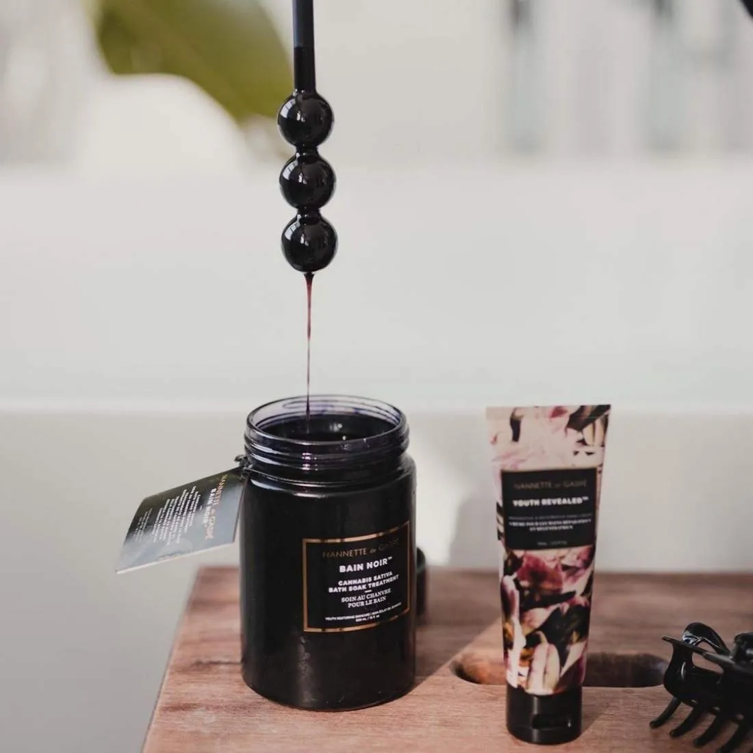 NANNETTE de GASP??| Youth Revealed Reparative & Restorative Hand Cream 75 mL / 2.5 Fl Oz